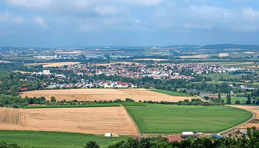 Aus dem einstigen landwirtschaftlich geprägten Dorf ist die gefragte Wohngemeinde Abstatt geworden. Das Foto wurde von Burg Wildeck aufgenommen.
Foto: Christiana Kunz Aus dem einstigen landwirtschaftlich geprägten Dorf ist die gefragte Wohngemeinde Abstatt geworden. Das Foto wurde von Burg Wildeck aufgenommen.
Foto: Christiana Kunz