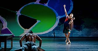 Picasso h&auml;tte es wohl gefallen: Joseph Caldo und Arianna Di Francesco in &bdquo;Poem an Minotaurus&ldquo;.