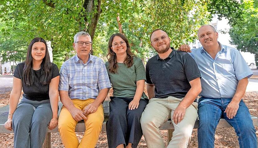 Das fünfköpfige Team der „make it“ um Geschäftsführer Jonathan Wein (Zweiter von rechts) wächst im Herbst um zwei weitere Projektleiter.
Foto: Mario Berger