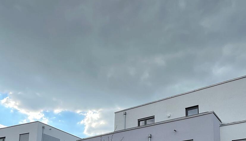 Mit Reden, B&uuml;fett und Sekt wurde am Freitagnachmittag das Projekt &bdquo;Wohnen im Gr&uuml;nen&ldquo; eingeweiht.