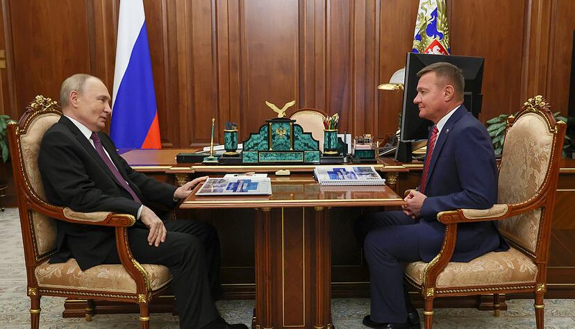 Kremlchef Wladimir Putin feuerte Verkehrsminister Roman Starowoit nach einem guten Jahr im Amt - kurz darauf wurde er tot aufgefunden. (Archivbild)