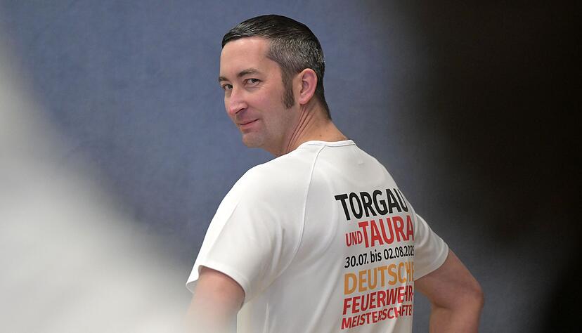 Richard M&uuml;nder hat mit dem Abspielen der ersten Strophe des Deutschlandliedes bei Meisterschaften im Feuerwehrsport in Sachsen 2025 einen Eklat ausgel&ouml;st.