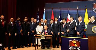 Trump empf&auml;ngt Regierungschefs aus Lateinamerika und Karibik in Florida.