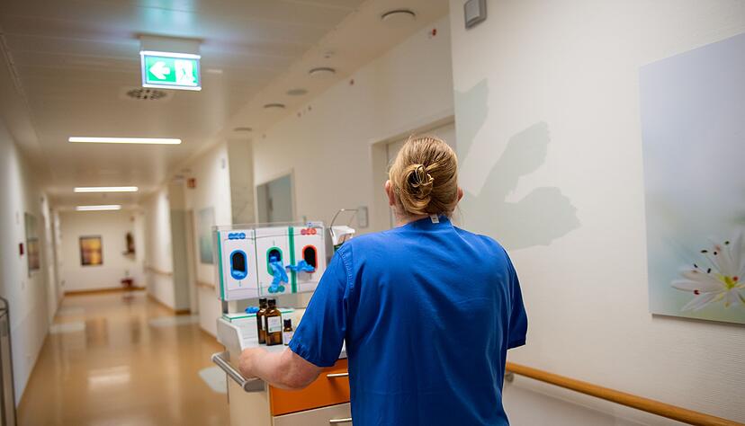 Auf einer Palliativstation ist kein Tag wie der andere – die Pflege wird an die Bedürfnisse jedes Patienten angepasst. Auf einer Palliativstation ist kein Tag wie der andere – die Pflege wird an die Bedürfnisse jedes Patienten angepasst.