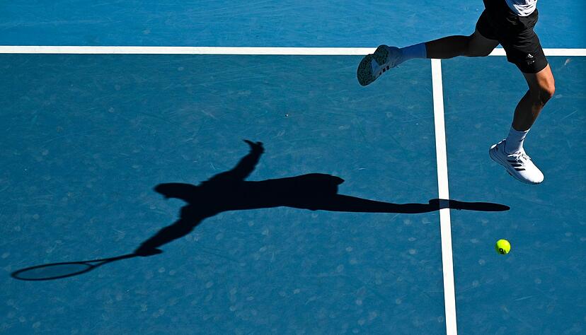 Bei einem Tennis-Turnier in den Vereinigten Arabischen Emiraten kam es zu einer Unterbrechung wegen einer Sicherheitswarnung. (Archivbild)