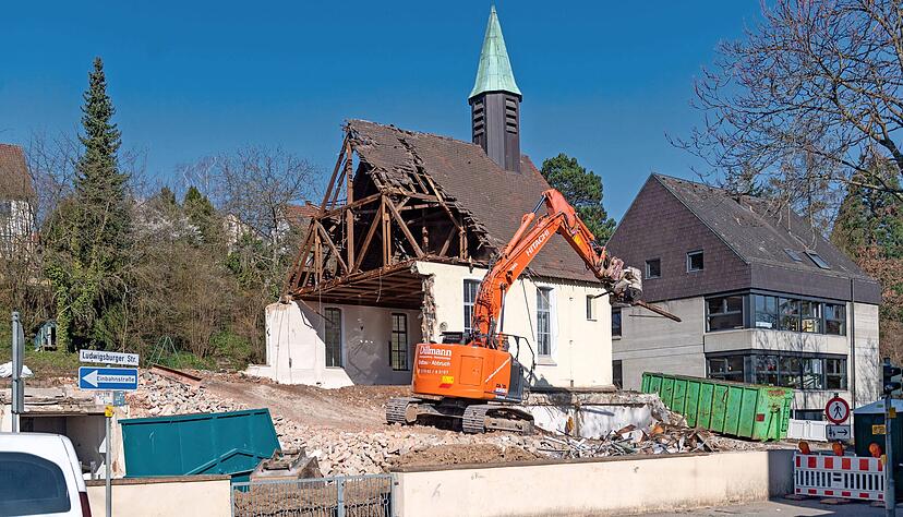 In der Ludwigsburger Straße in Böckingen wird die Methodistenkirche abgerissen, um einem neuen Mehrfamilienhaus Platz zu machen. In der Ludwigsburger Straße in Böckingen wird die Methodistenkirche abgerissen, um einem neuen Mehrfamilienhaus Platz zu machen.