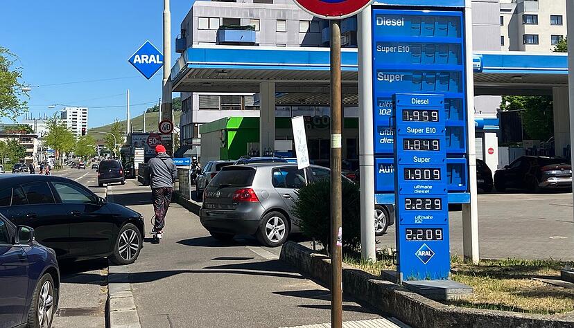 Am Freitag lag der Literpreis f&uuml;r Super und Diesel an vielen Heilbronner Tankstellen unter 2 Euro &ndash; so auch an der Aral-Tankstelle in der Heilbronner Oststra&szlig;e.