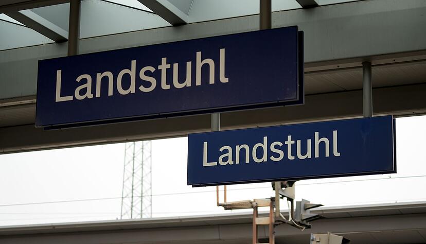 Der Angriff geschah laut Polizeiangaben, kurz nachdem dem Zug den Bahnhof Landstuhl verlassen hatte.
