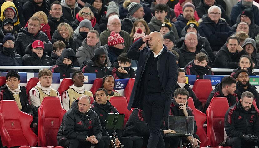 Trainer Arne Slot macht mit dem FC Liverpool schwere Zeiten durch.