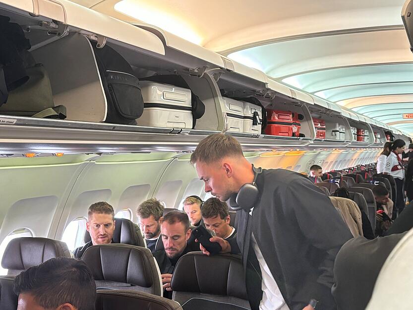 Mit etwas Verspätung startete der Flieger am Flughafen Stuttgart. Mit etwas Verspätung startete der Flieger am Flughafen Stuttgart.