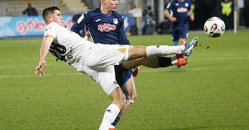 Paul Hennrich (hinten) war nach dem nun abgewanderten Ayoube Amaimouni-Echghouyab mit acht Treffern der zweitbeste Torschütze der Hoffenheimer U 23 in der Hinrunde. Paul Hennrich (hinten) war nach dem nun abgewanderten Ayoube Amaimouni-Echghouyab mit acht Treffern der zweitbeste Torschütze der Hoffenheimer U 23 in der Hinrunde.