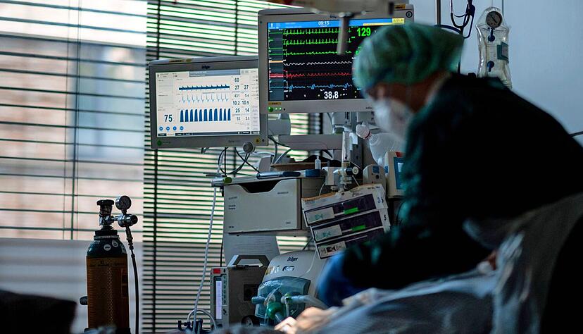 Menschen, die trotz einer Impfung mit Covid-19-Diagnose ins Krankenhaus müssen, gibt es in der Region, aber nicht auf Intensivstationen. Foto: dpa Menschen, die trotz einer Impfung mit Covid-19-Diagnose ins Krankenhaus müssen, gibt es in der Region, aber nicht auf Intensivstationen. Foto: dpa