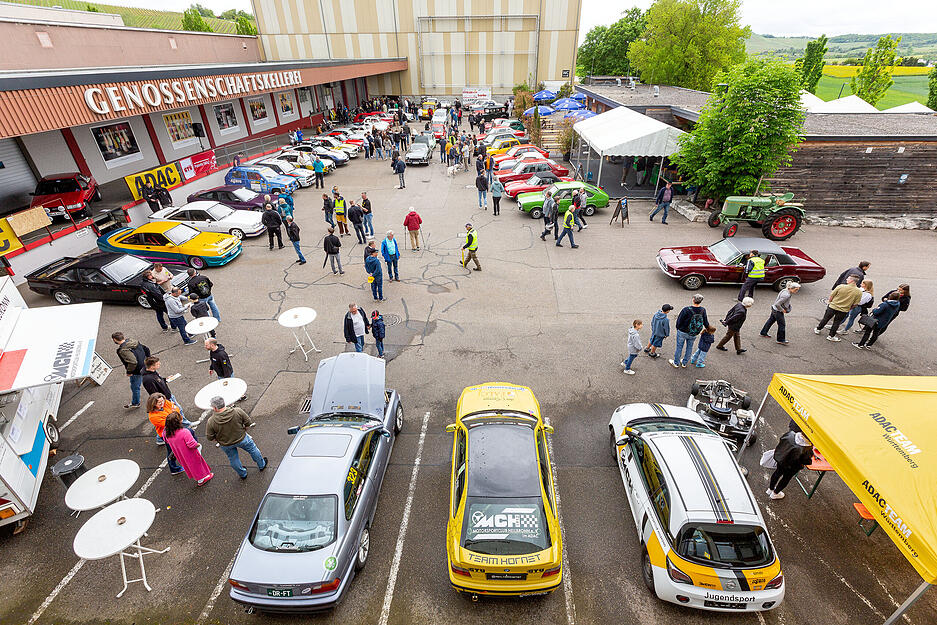 Unter dem Titel Young- und Oldtimertreffen gab es historische Fahrzeuge auf dem Gel&auml;nde der Genossenschaftskellerei Heilbronn zu bestaunen.