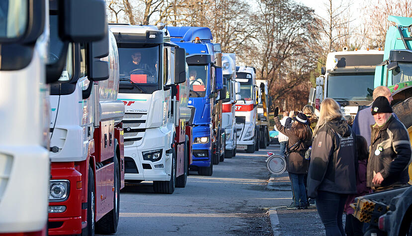 Fußmarsch und Fahrzeug-Korso: Demo gegen Ampel-Politik in Heilbronn