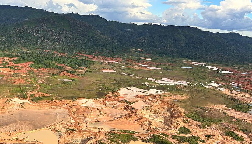 Illegaler Goldabbau im Amazonas Illegaler Goldabbau im Amazonas