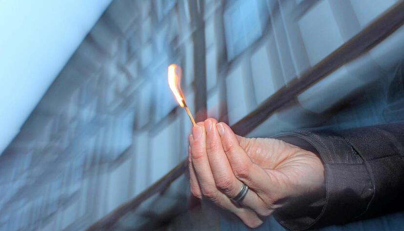 Finger weg vom Streichholz: Silvesterfeuerwerk vor Fachwerk wie hier in Eppingen ist seit 2009 verboten. Womöglich löscht auch der Regen die Lunte.Foto: Archiv/Hettich