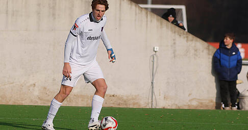 Der Hollenbacher A-Jugendspieler Leon Wildermann stand gegen den Verbandsligisten Sportfreunde Schw&auml;bisch Hall mit auf dem Platz und hinterlie&szlig; einen guten Eindruck.