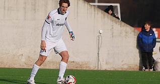 Der Hollenbacher A-Jugendspieler Leon Wildermann stand gegen den Verbandsligisten Sportfreunde Schw&auml;bisch Hall mit auf dem Platz und hinterlie&szlig; einen guten Eindruck.