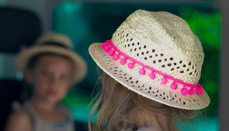 Ein Kind muss mindestens 150 Zentimeter gro&szlig;, um vorne im Auto sitzen zu d&uuml;rfen.