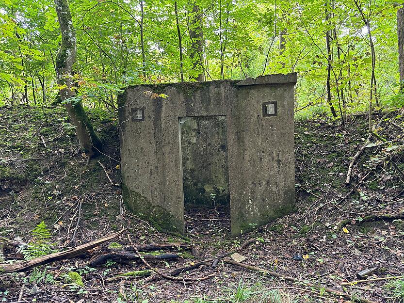 Die ehemaligen Schießbahnen wurden von der Wehrmacht errichtet. Die ehemaligen Schießbahnen wurden von der Wehrmacht errichtet.