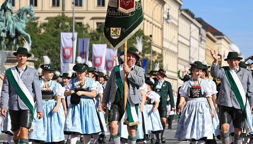Traumhaftes Wetter, fesche Trachten - der Tag zwei des Oktoberfests.