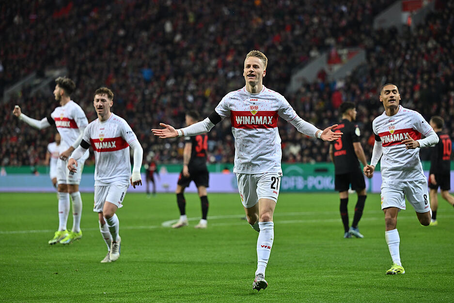 VfB Stuttgart im DFB-Pokal bei Bayer Leverkusen