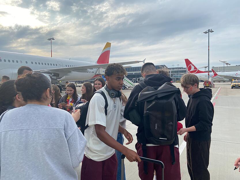 EM-Favorit Spanien landet am Stuttgarter Flughafen