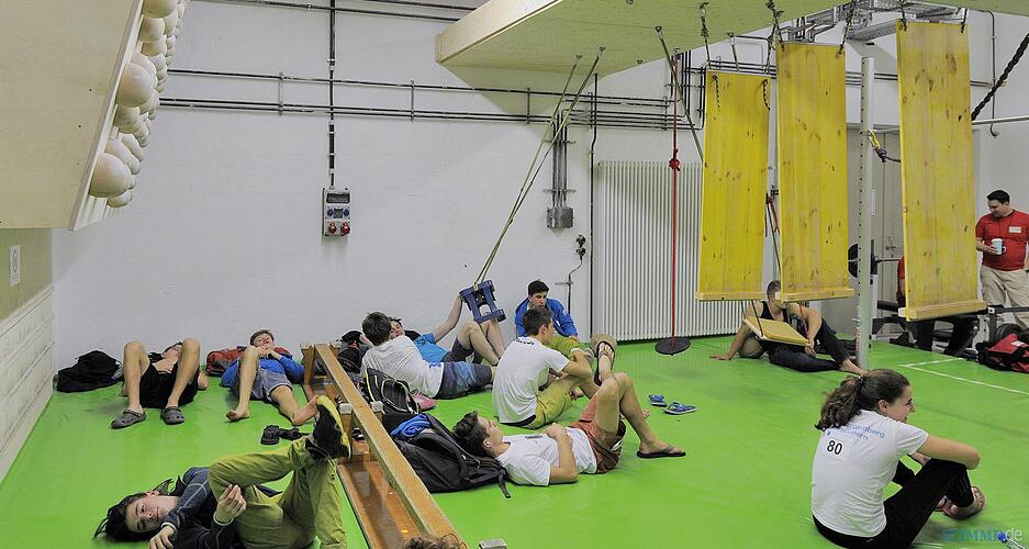 Jugend- und Alpencup des DAV in der Kletterarena Jugend- und Alpencup des DAV in der Kletterarena