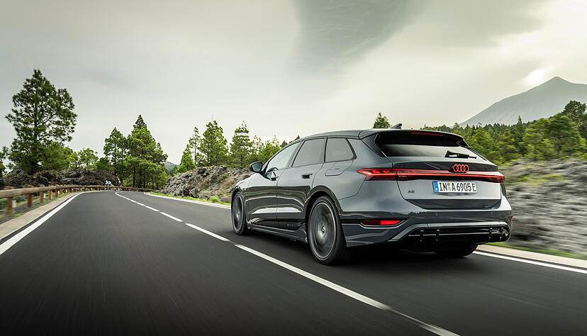 Der Audi A6 Avant E-Tron ist dank des fein abgestimmten Fahrwerks ein sanfter Gleiter, in dem man Hunderte von Kilometer entspannt abspult.