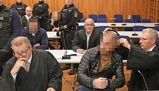Drei Männer aus Bulgarien sind vom Landgericht Heilbronn unter anderem wegen schweren Bandendiebstahls verurteilt worden. Drei Männer aus Bulgarien sind vom Landgericht Heilbronn unter anderem wegen schweren Bandendiebstahls verurteilt worden.