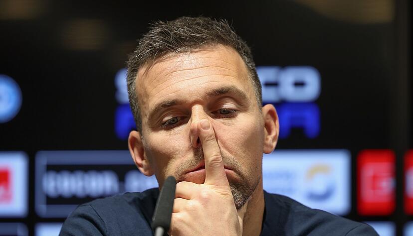 Christian Eichner erlebt eine emotionale und schwierige Woche als KSC-Coach. Christian Eichner erlebt eine emotionale und schwierige Woche als KSC-Coach.