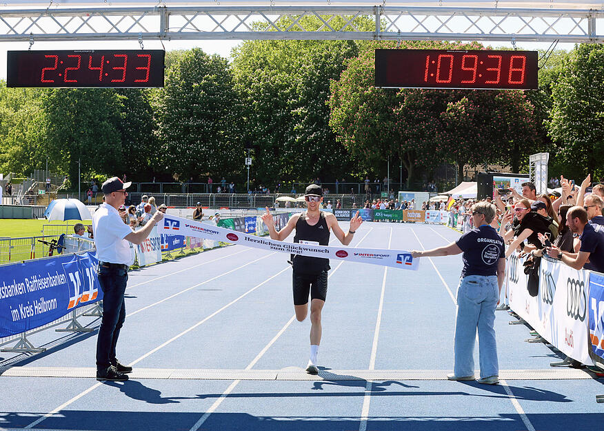 Vasilii Leminskii, der diesjährige Trollinger-Marathon-Gewinner kommt aus Russland und wurde im Vorjahr noch zweiter. Vasilii Leminskii, der diesjährige Trollinger-Marathon-Gewinner kommt aus Russland und wurde im Vorjahr noch zweiter.