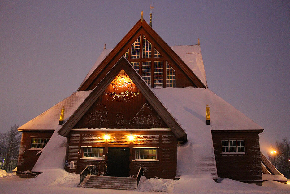 Die Kirche in einem Archivbild von Schnee bedeckt &ndash; Kiruna liegt am Polarkreis. Es besteht keine offizielle Partnerschaft, aber Kontakte nach &Ouml;hringen.