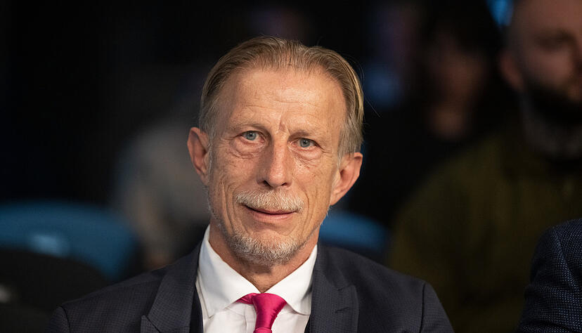 Der langjährige Fußballtrainer Christoph Daum ist im Alter von 70 Jahren gestorben.