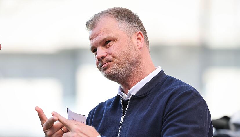 Ist auf dem Transfermarkt fündig geworden: Stuttgarts Sportvorstand Fabian Wohlgemuth. (Archvibild) Ist auf dem Transfermarkt fündig geworden: Stuttgarts Sportvorstand Fabian Wohlgemuth. (Archvibild)