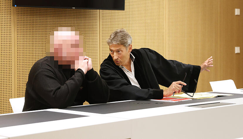 Neun Monate lang aus der Vereinskasse des Fördervereins der Nabu-Greifvogelpflegestation bedient – das Amtsgericht hat den Ex-Kassierer jetzt verurteilt. Neun Monate lang aus der Vereinskasse des Fördervereins der Nabu-Greifvogelpflegestation bedient – das Amtsgericht hat den Ex-Kassierer jetzt verurteilt.