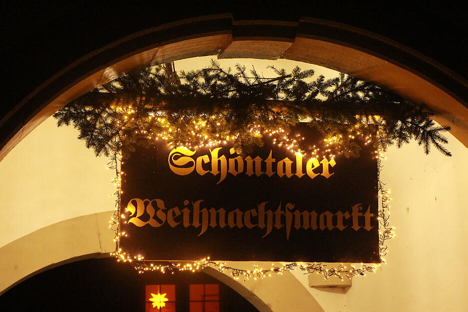Weihnachtsmarkt im Kloster Schöntal besticht mit seiner Atmosphäre