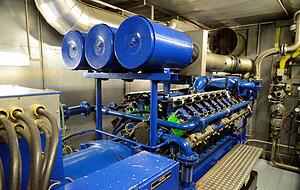 Eines der drei laufenden BHKWs mit 700 Kilowatt Spitzenleistung. Alle drei werden ersetzt. Eines der drei laufenden BHKWs mit 700 Kilowatt Spitzenleistung. Alle drei werden ersetzt.