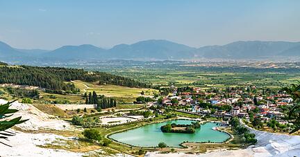Die Kalkterrassen bei Pamukkale stehen auf der Liste des Weltkulturerbes. Foto: Leonid Andronov/stock.adobe.com