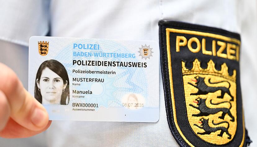 So sehen die neuen Dienstausweise aus. (Archivfoto)