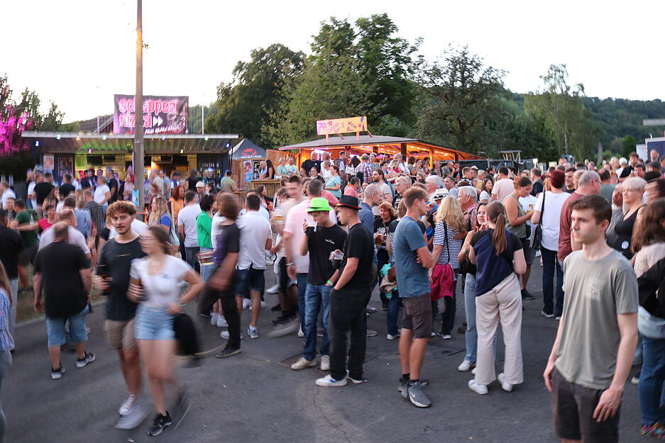 Gute Stimmung beim Eberbacher Gassenfest – so schön war der Samstag