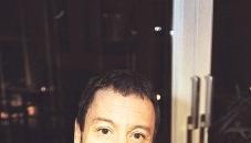 "Warum lassen sich gewisse Meinungen besser verkaufen?"
          Selim &Ouml;zdogan