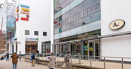 Das mexikanische Restaurant Joe Peña"s ist seit einigen Tagen in die renovierten Räume am Berliner Platz eingezogen.
Foto: Mario Berger Das mexikanische Restaurant Joe Peña"s ist seit einigen Tagen in die renovierten Räume am Berliner Platz eingezogen.
Foto: Mario Berger