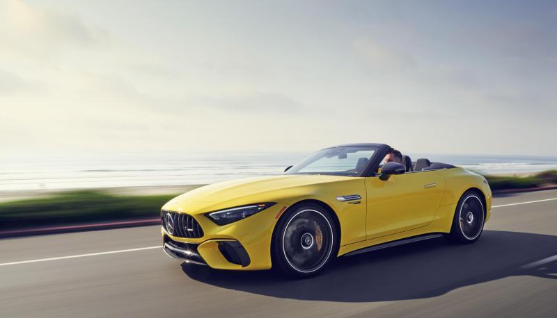 Bis zu 315 km/h f&auml;hrt der neue Mercedes SL schnell. Bei offenem Verdeck wird es bei der Spitzengeschwindigkeit jedoch schon mal etwas ungem&uuml;tlich.