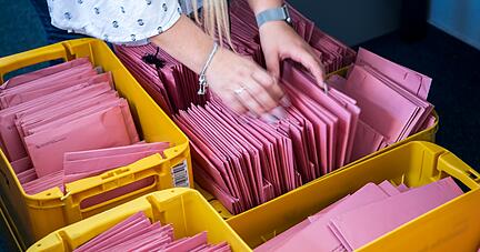 Die Deutsche Post und die Verwaltungen schieben die Verantwortung bezüglich der verloren gegangenen Briefwahlunterlagen hin und her.
Foto: dpa