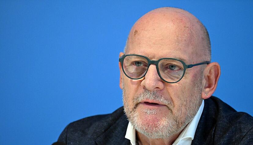 Landesverkehrsminister Winfried Hermann k&uuml;ndigt neue Gespr&auml;che &uuml;ber das Deutschlandticket an. (Archivbild)