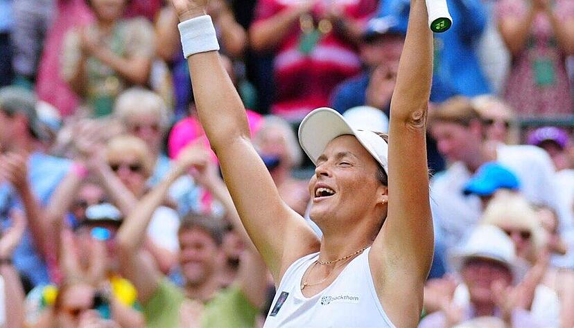 Der Moment der Erkenntnis, der Moment des bisher maximalen Erfolges: Tatjana Maria bejubelt ihren Einzug ins Halbfinale von Wimbledon.
