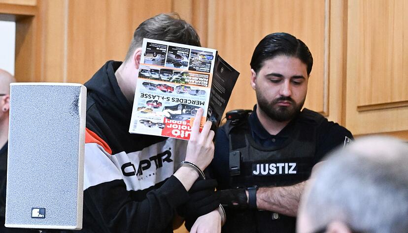 Der 18-J&auml;hrige soll den Jungen auf dem Parkplatz angefahren haben - mit Absicht?