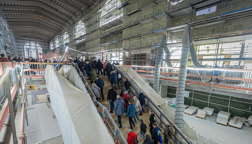 Zehntausende Menschen haben an den Tagen der offenen Baustelle die Gelegenheit genutzt und den Tiefbahnhof von Stuttgart 21 besichtigt.