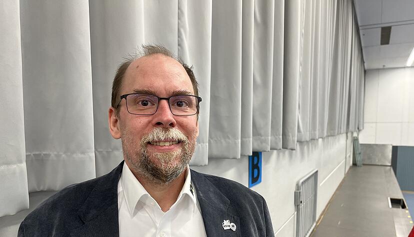 Michael Roll erlebte die Handball-EM live vor Ort in Mannheim mitten im niederl&auml;ndischen Fan-Block.